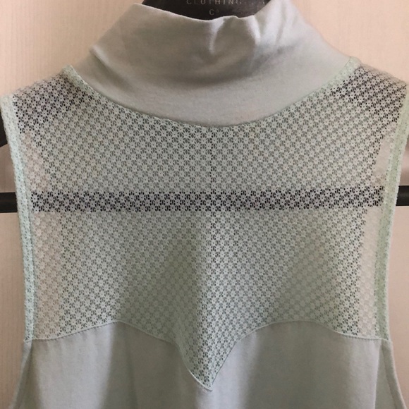 Express Mesh Lace Inset Sweetheart Neck Tank - Picture 2 of 8